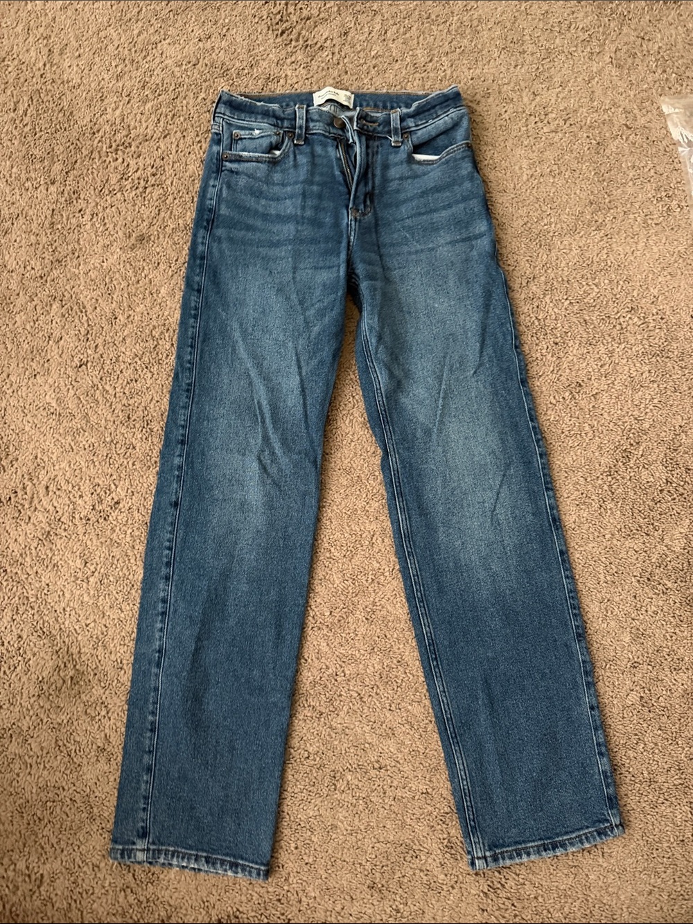 abercrombie kids Straight-Leg Jeans in Medium Blue Wash- size 13/14 LONG